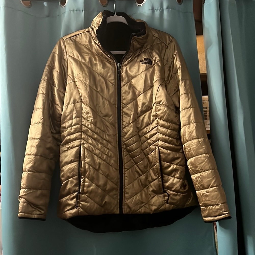 Large Women’s North Face Reversible Coat